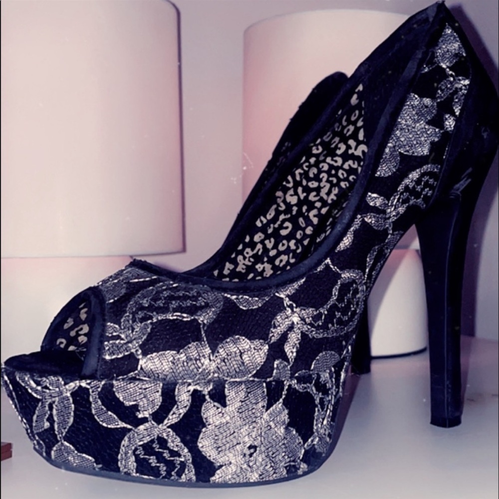 MUST HAVE Snakeskin Jessica Simpson Platform Pump Peep Toe! Sexy!